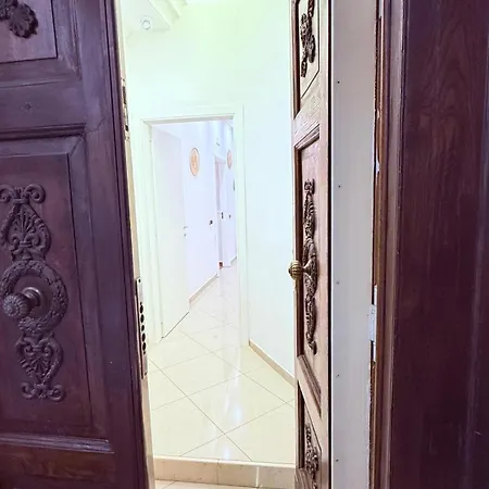 Grande & Favoloso Vicino Il Museo Madre *