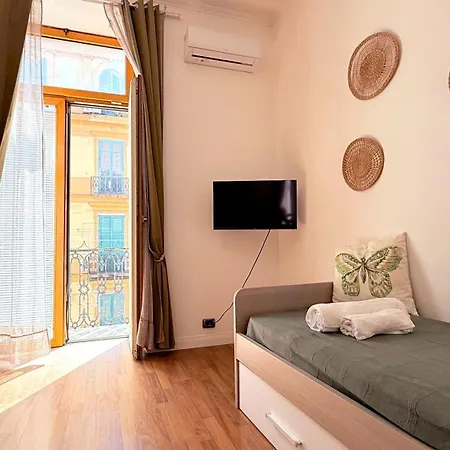 Lägenhet Grande & Favoloso Vicino Il Museo Madre *