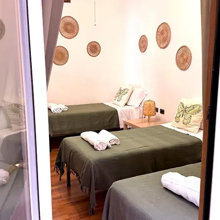 Grande & Favoloso Vicino Il Museo Madre Neapel